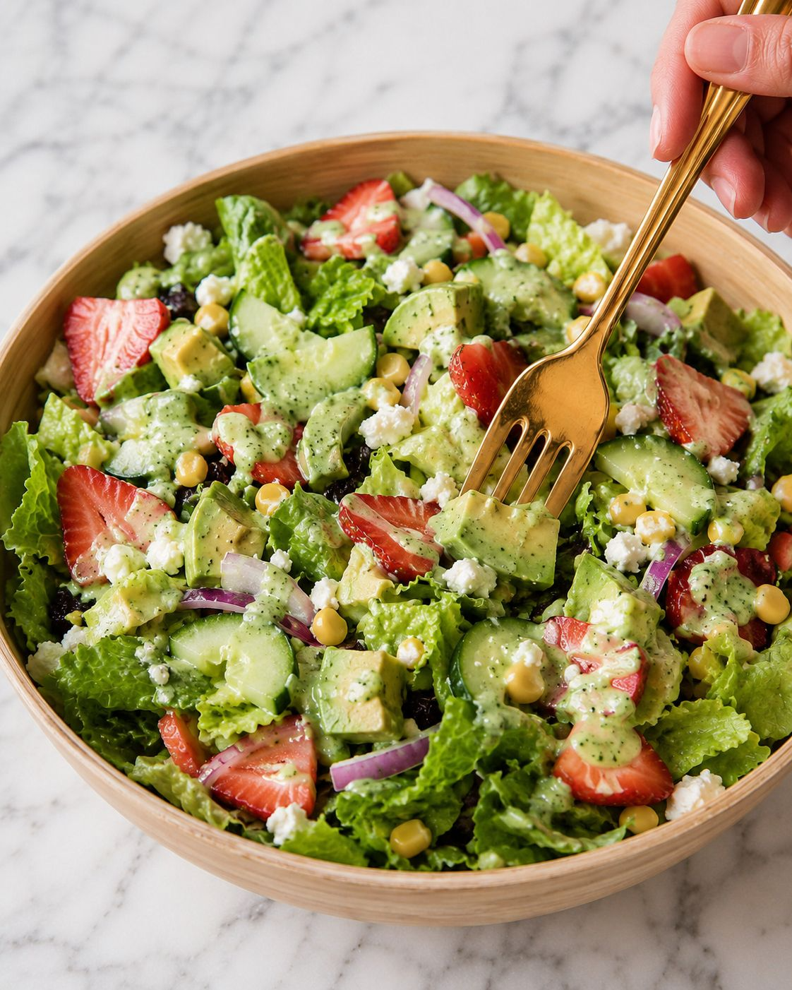 Salada mediterrânea com feta e azeitonas
